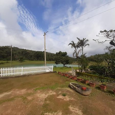 Athena Homestay Somvārpet Exteriör bild