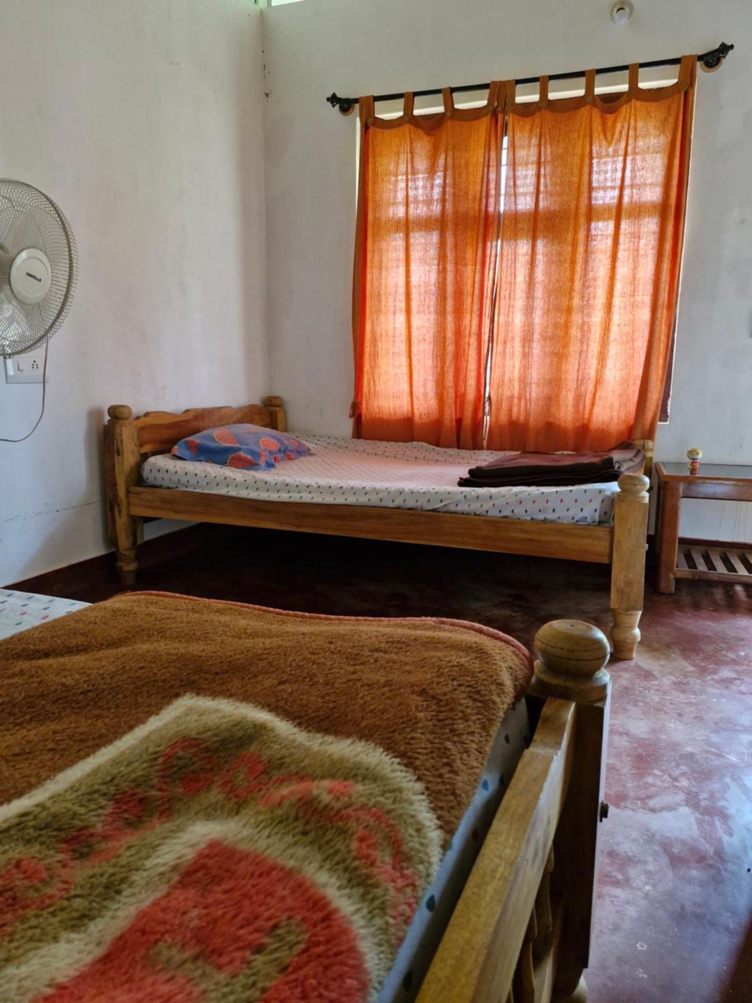 Athena Homestay Somvārpet Exteriör bild